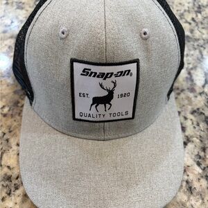 Snap-on Men's Gray and Black Trucker Hat NWOT